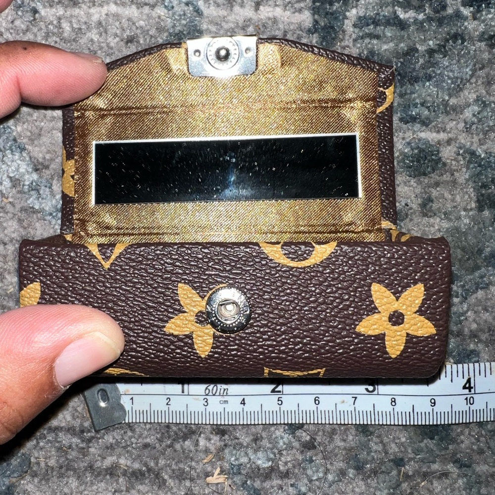Brown and Gold Patterned Women's lipstick holder - Picture 3 of 3